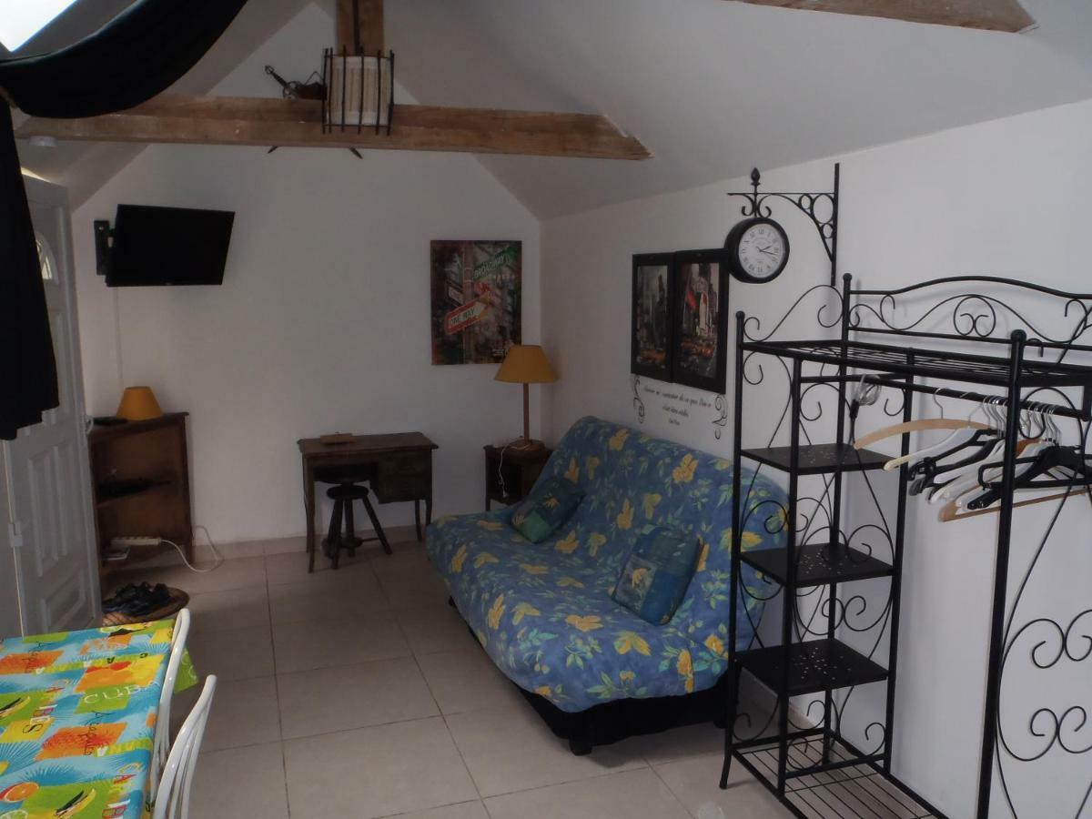 Studio Appartement Colline-Beaumont Buitenkant foto